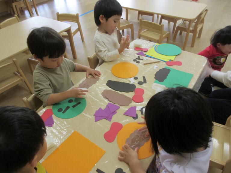 かわいい？こわい？鬼のお面作り👹（2歳　あめ組）