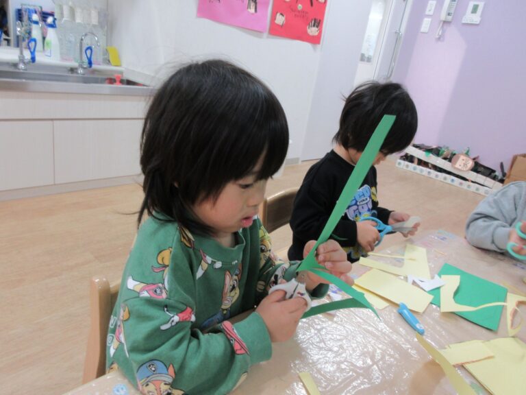 にじぐみサーカスはじまるよ♪～製作編～（3歳　にじぐみ）