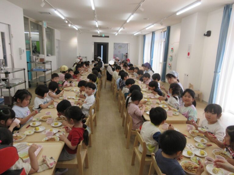 いっしょに給食(3~5歳 にじ・そら・くじら組)