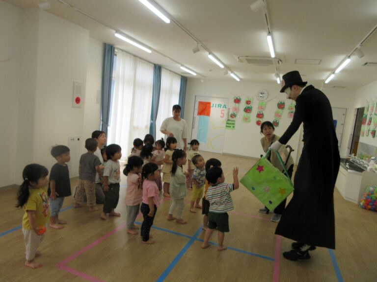 ニーヌさんとあそぼう