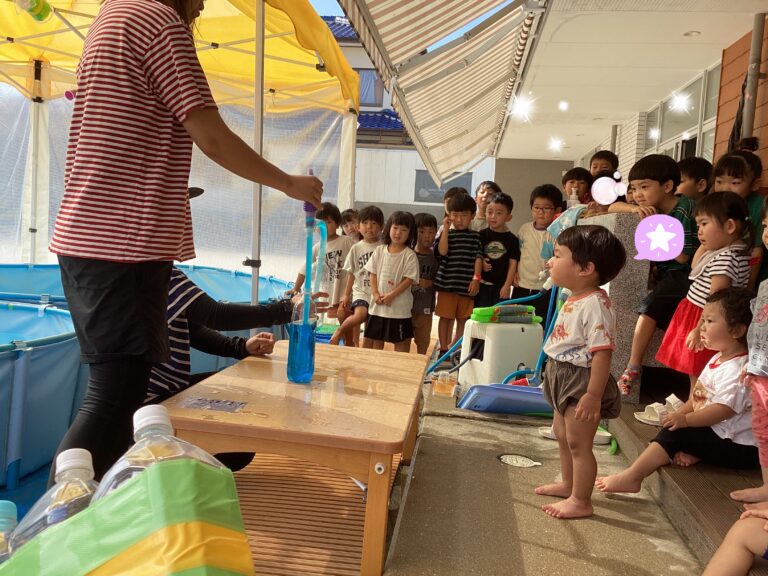 大人も子どもも水遊び✨(全園児)