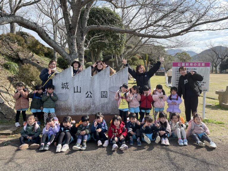 3月　にじチーム（3歳児）お別れ遠足🎒