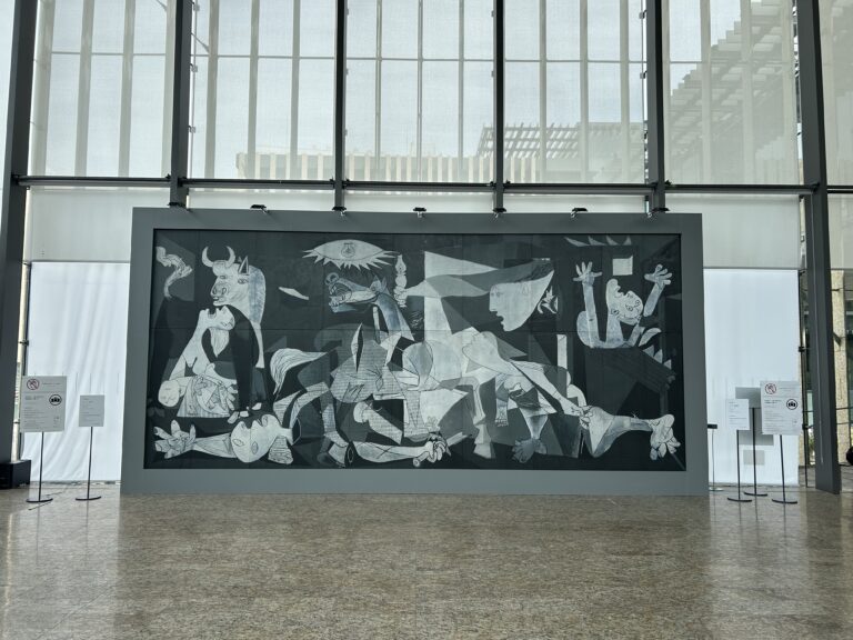 ピカソ「ゲルニカ」