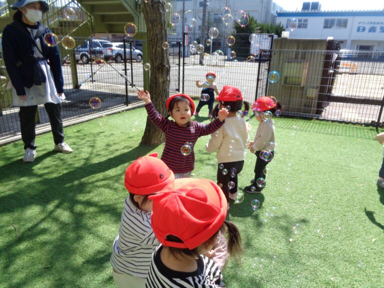 お外、だ～いすき🌞💕おむすび組（０歳児）うみ組(１歳児）