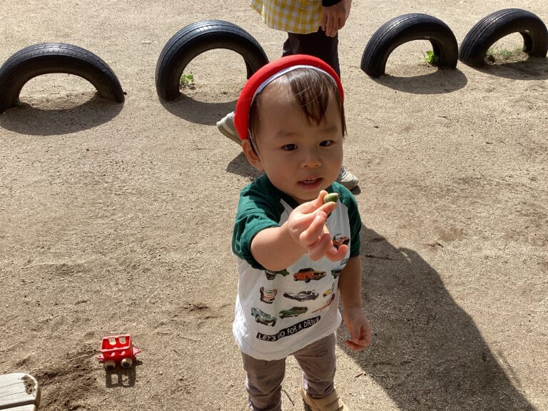 色々な秋みーつけた🍁おむすび・うみ組（０・１歳児）