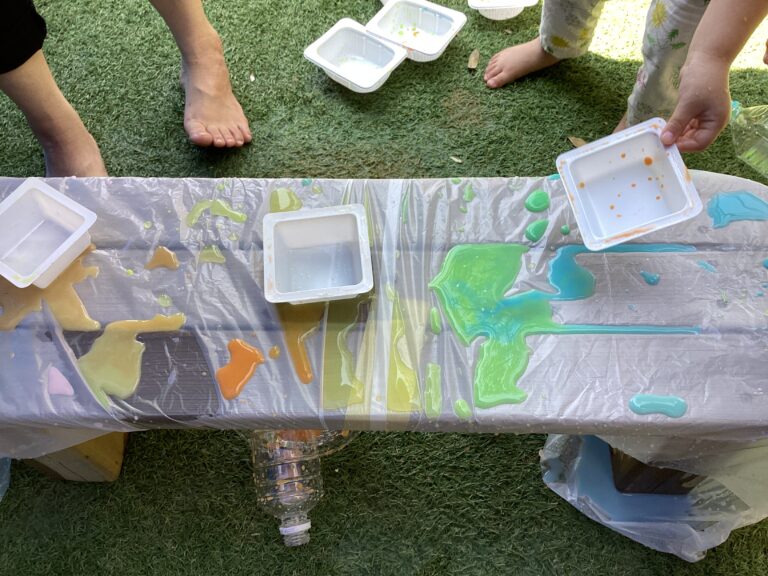 うみぐみ（1歳児）あら不思議！！色水遊び☺