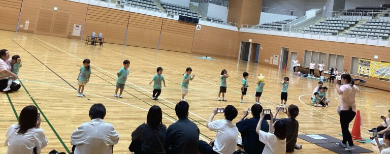 ゆき組（3歳児）　初めてのふれあいデー🚩