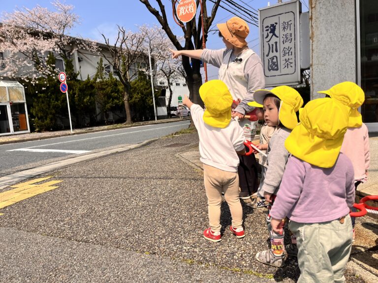 🌸春を発見🌸　にじ組(2歳児)