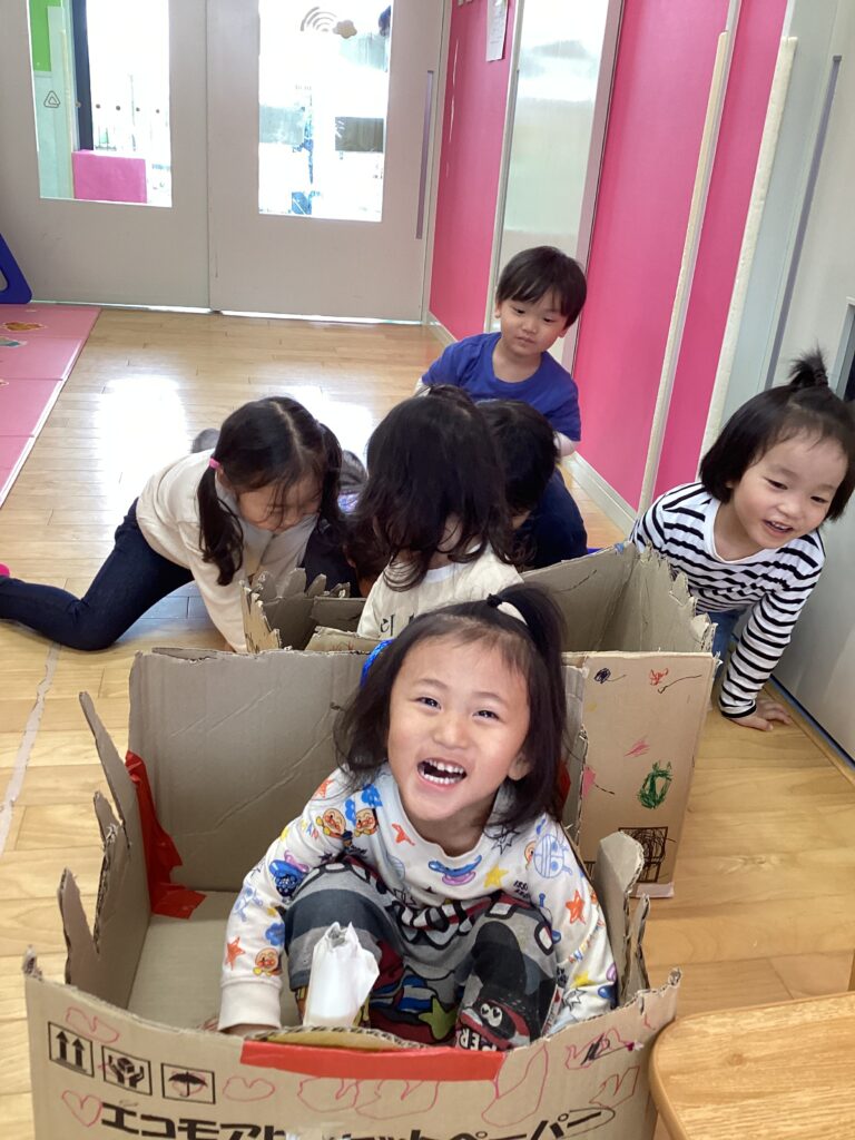 続⭐️続⭐️「ぐりとぐらの車🚗」（そら組　4歳児）