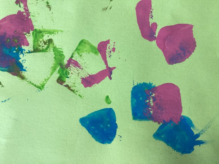 はじめてのスタンプ✨　うみ組(1歳児)