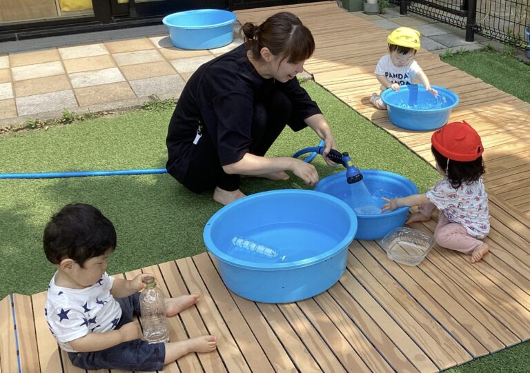 パチャパチャ😆楽しいな✨（おむすび・うみぐみ0、1歳児）