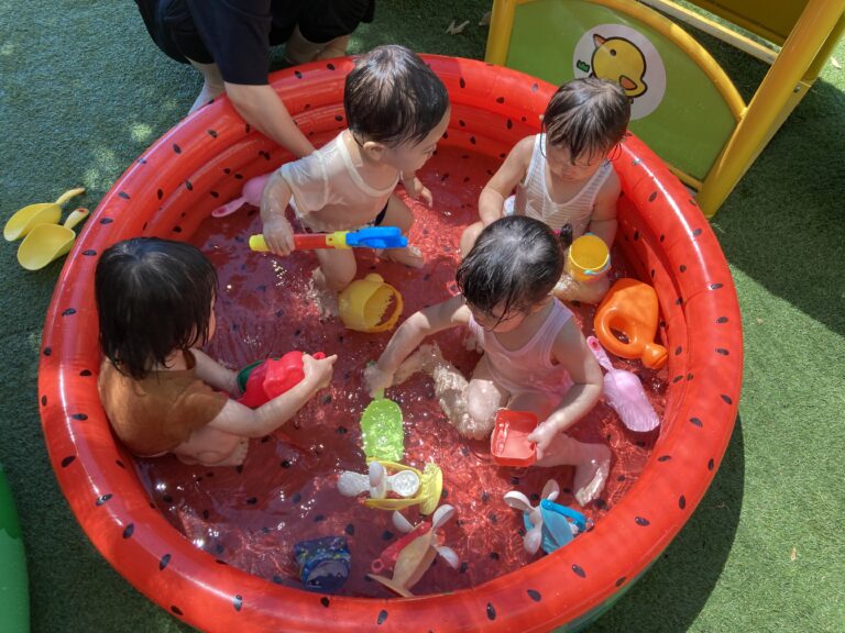 「前世は魚じゃない🐟？！」（１歳児　うみ組）