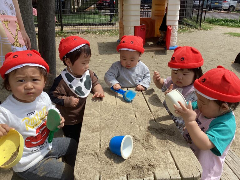 お外遊び、だいすき！【おむすび・うみぐみ 0、1歳児】