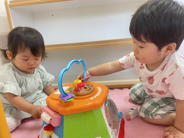 新しいお友だち（１歳児）