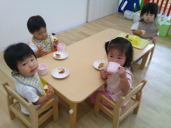 <strong>「今日のおやつは…」</strong>