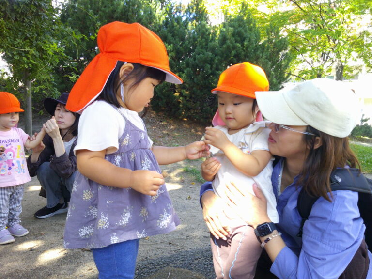 秋の心地よさに触れながら…👧🏻👦🏻