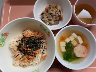 今日の給食2024年3月1日