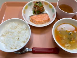 今日の給食2024年11月26日