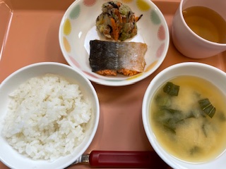 今日の給食2024年12月24日
