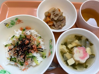 今日の給食2025年3月3日