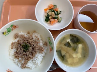 今日の給食2025年5月12日