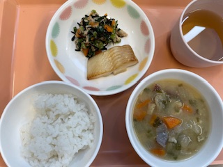 今日の給食2025年6月6日