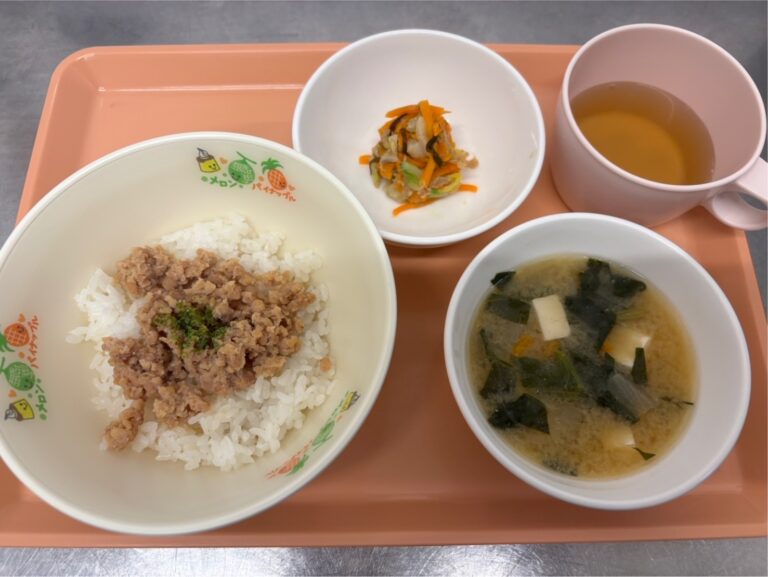 今日の給食2025年8月4日