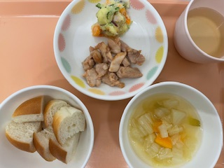 今日の給食2025年8月25日