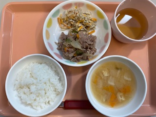 今日の給食2025年8月27日