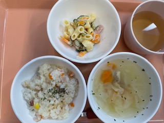 今日の給食2025年9月18日