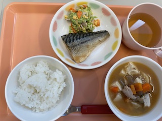今日の給食2025年10月15日