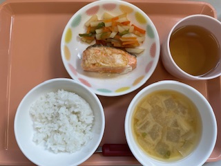 今日の給食2025年10月24日
