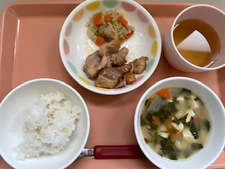 今日の給食2025年11月4日