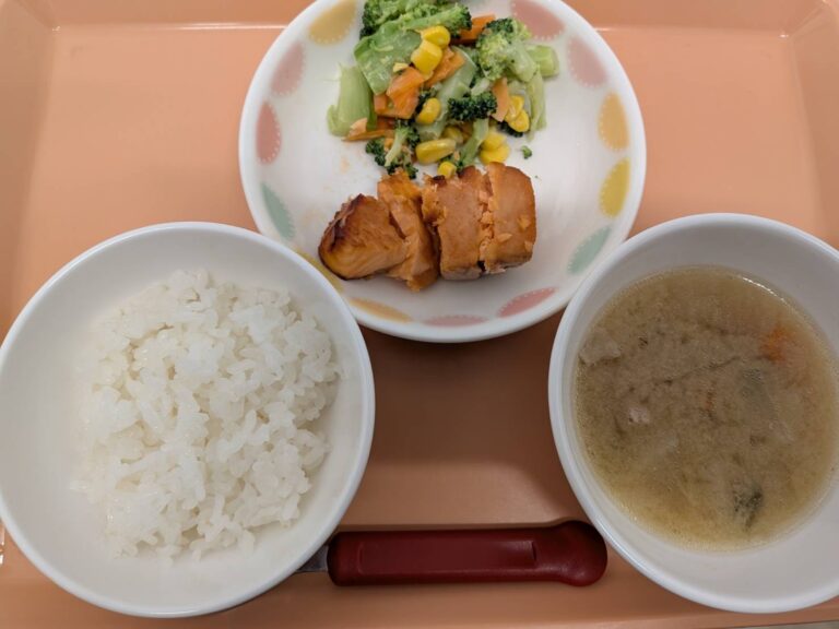 今日の給食2025年11月12日