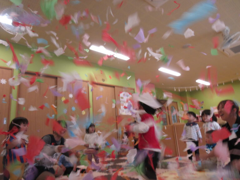 🌸紙吹雪あそび🌸
