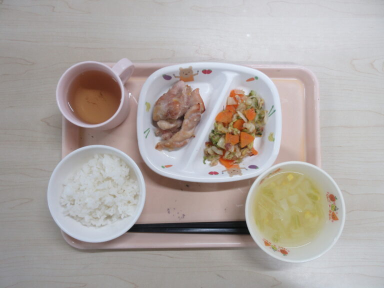 8月18日(月)の給食