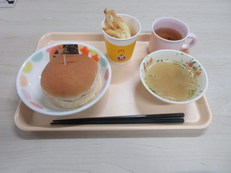 10月31日(金)の給食