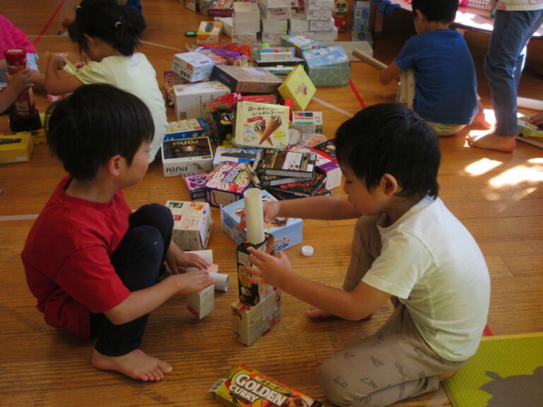 😊😊廃材あそび😊😊