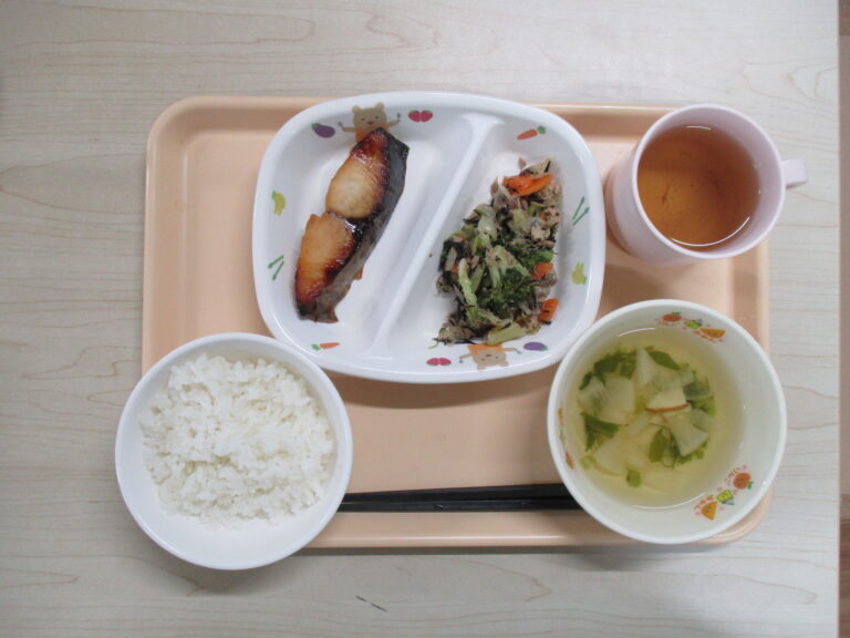４月27日(月)の給食