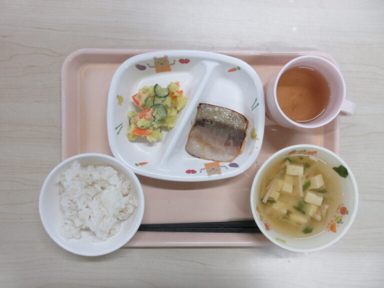 10月26日(月)の給食