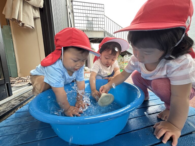 ぱしゃぱしゃ💦きもち〜♡（うみ組1歳児）