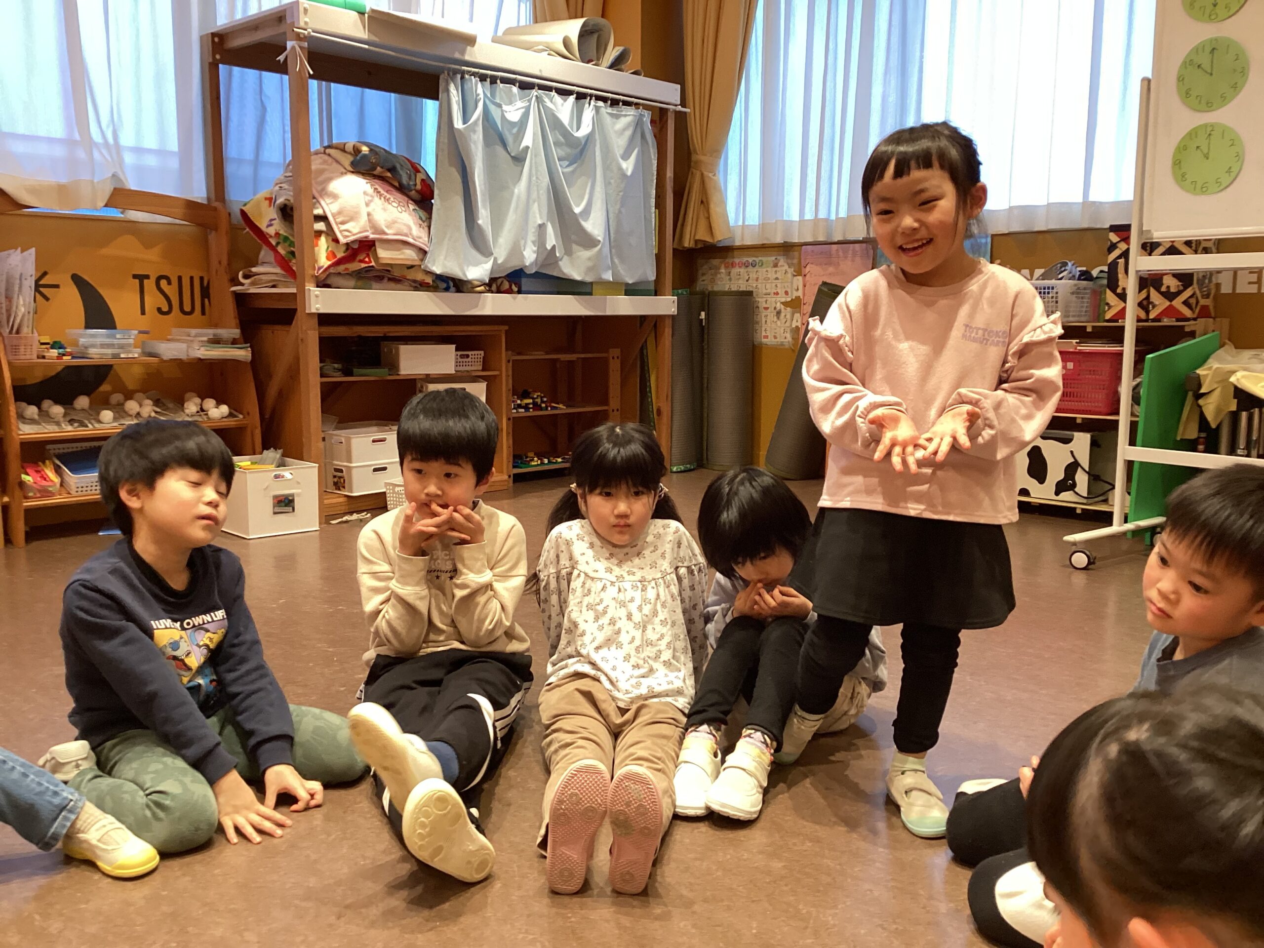 おててえほん📕（5歳児つき組） - すいか保育園