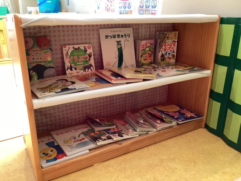 「よーんーでー😊」(1歳児　うみ組)