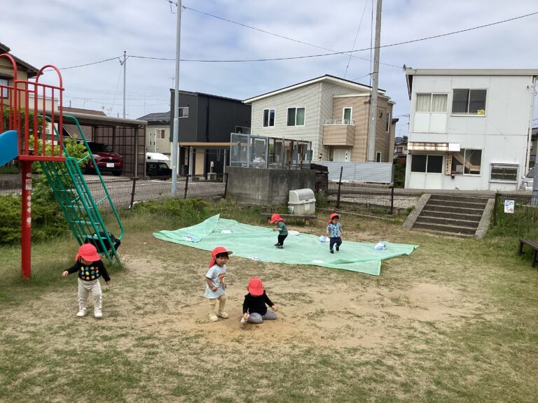 歩いて、歩いて☀️(うみ組1歳児)