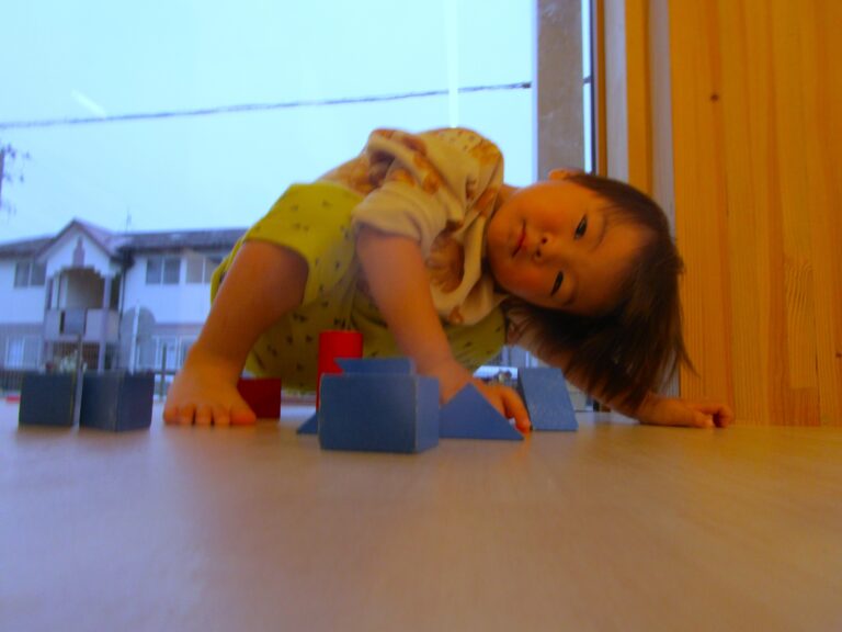 つんで、つんで、イェイ！