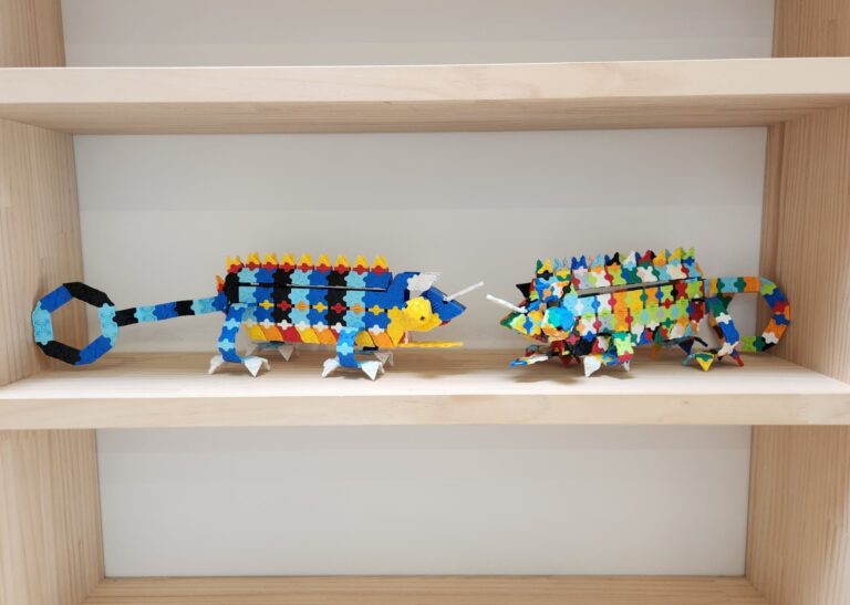 びっくりカメレオン