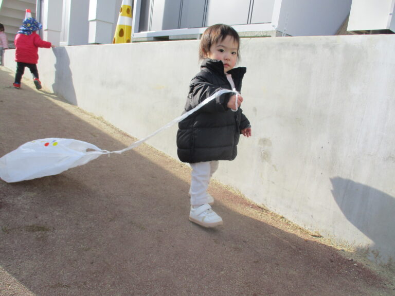 凧（たこ）のお散歩?!