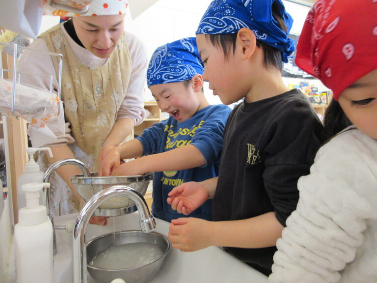 田んぼ活動～おにぎり作り～