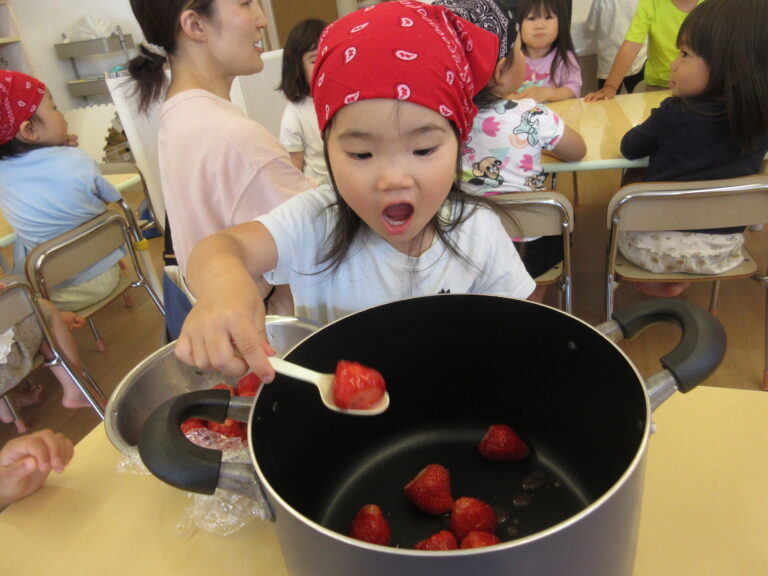 いちごジャムづくり