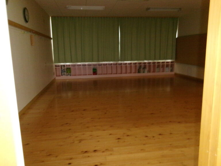 保育園のワックスかけ💦